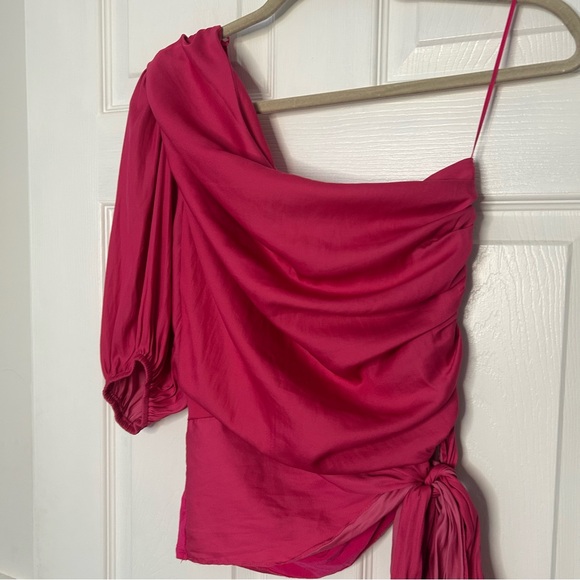 Dolan Ruched One Shoulder Top - Picture 5 of 14